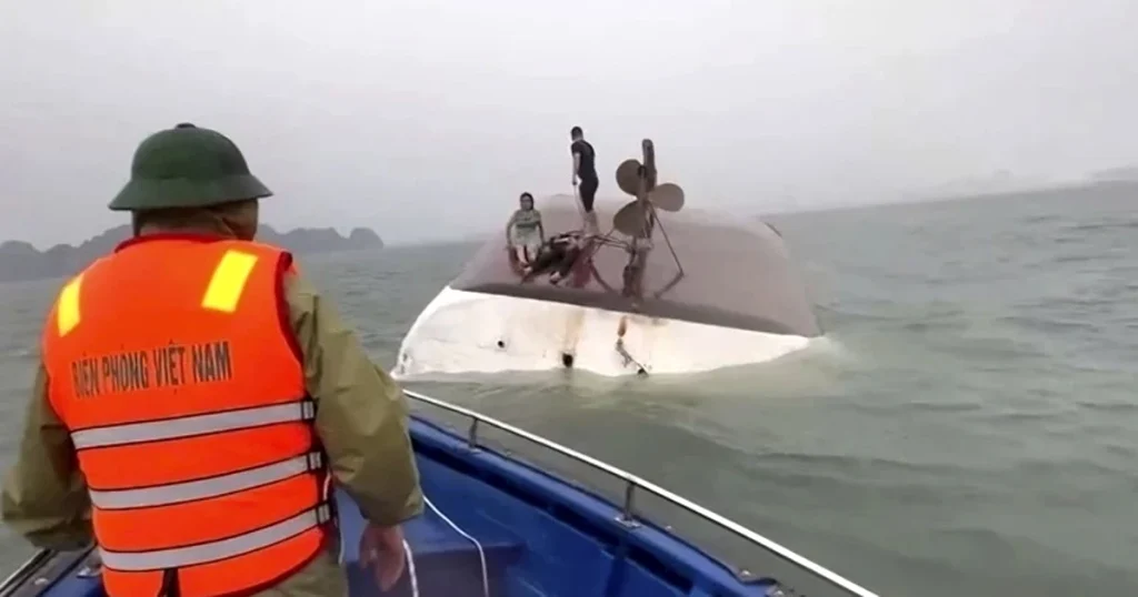 ভিয়েতনামে পর্যটকবাহী নৌকা ডুবে ৩৭ নিহত, ঘূর্ণিঝড় ‘উইফা’র আগমন সতর্ক সংকেত