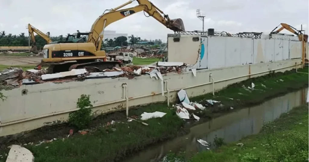 চট্টগ্রামের সাগরিকায় ৩২০ কোটি টাকার সরকারি জমি উদ্ধার, উচ্ছেদ অভিযানে নেতৃত্ব জেলা প্রশাসনের