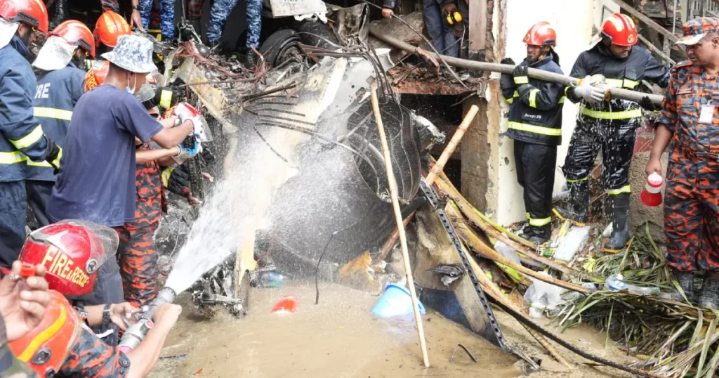 উত্তরায় বিমান বিধ্বস্তে ফ্লাইট লেফটেন্যান্ট তৌকিরসহ নিহত ১৯, আহত ১৬৪